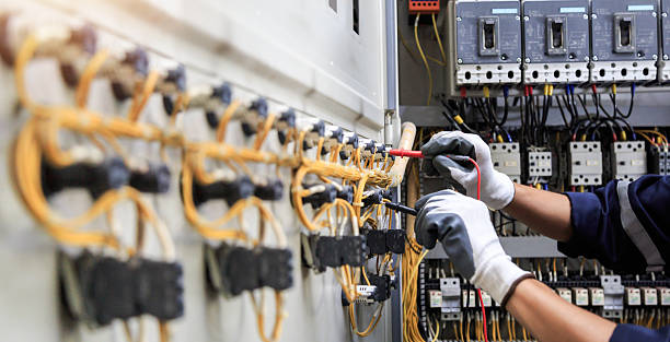 Professional Electrician technician working in Wilton, IA